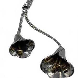 Avon Silvertone 11g Floral/Lily 22" Articulated Lily Chime CJ Necklace